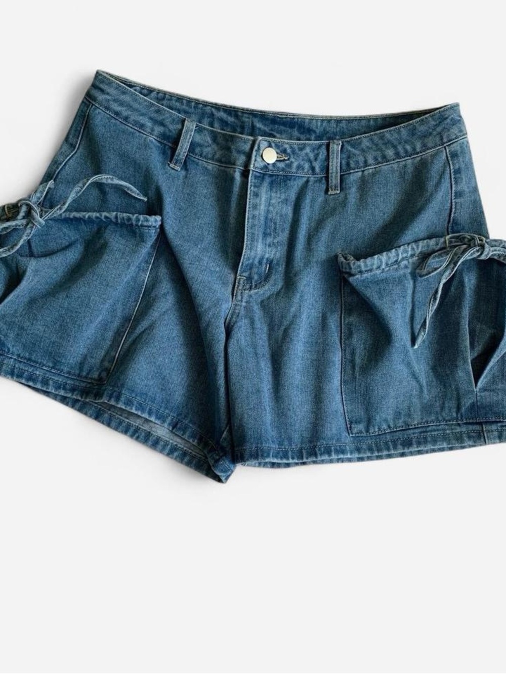 Le Lis Denim Pocket Shorts in Blue Wash